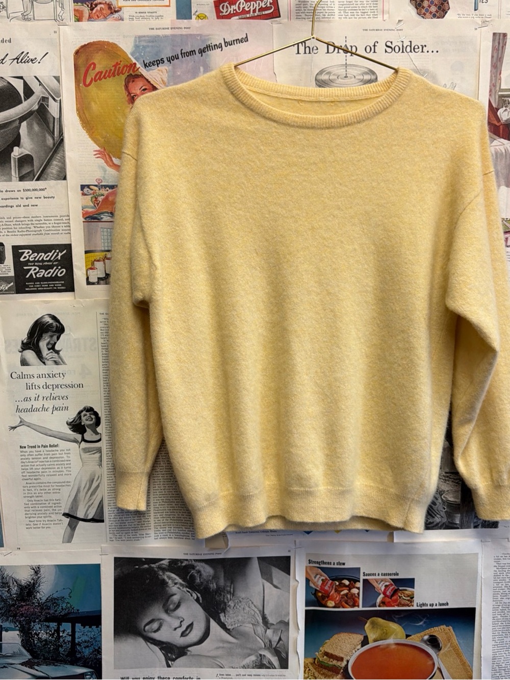 Vintage Women's Butter Yellow Cashmere Sweater Size Small